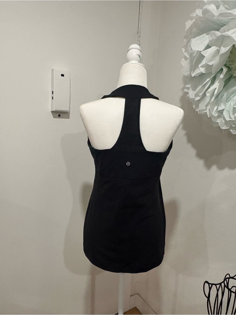 Lululemon Women's Scoop Neck Tank built in bra Top Preowned size 12 - Picture 2 of 5